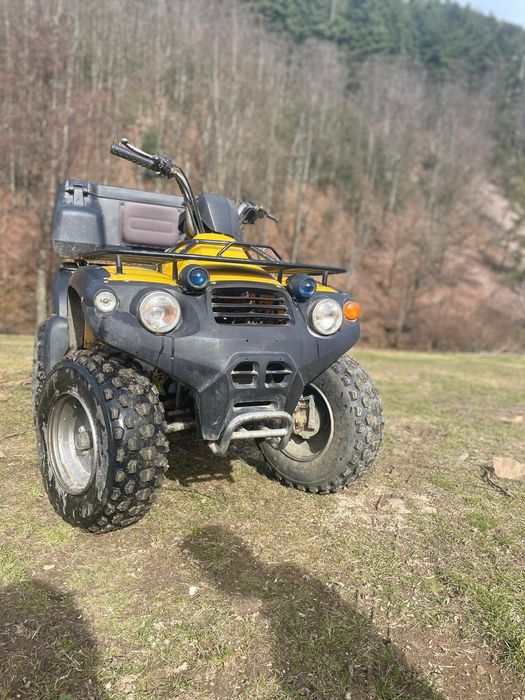 Vnd atv  de 200 în stare buna recent adus din Germania