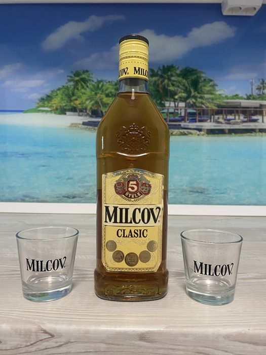 ZAREA CONIAC MILCOV 5 stele, 0.5 litri, alc 28 %, pachet cu 2 pahare