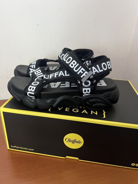 Нови Buffalo сандали 37 номир
