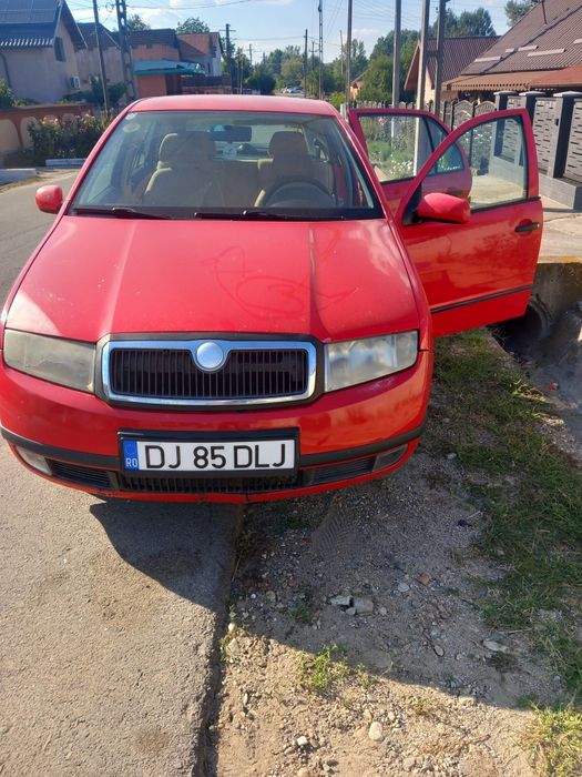 Vand mașina skoda