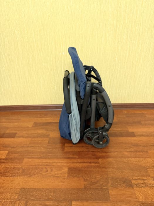 Продам прогулочную коляску