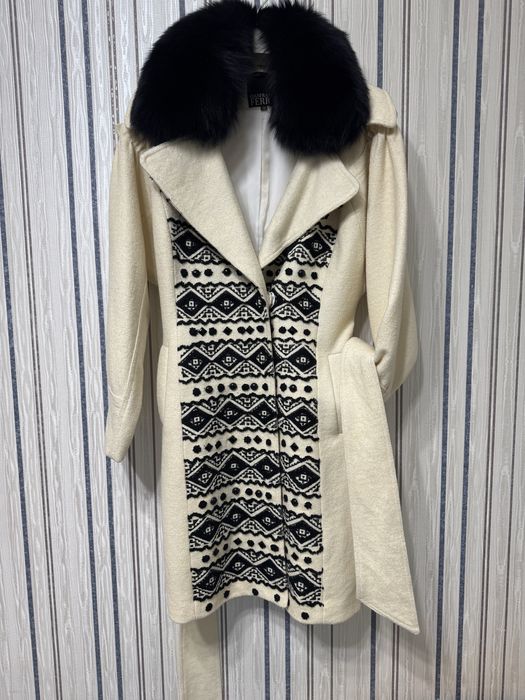 Пальто белое Gianfranco Ferre