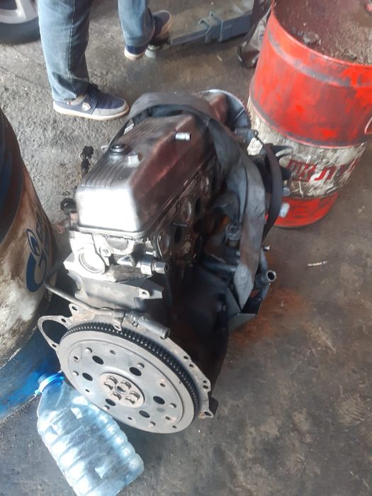 Продам двигатель на делику по частям