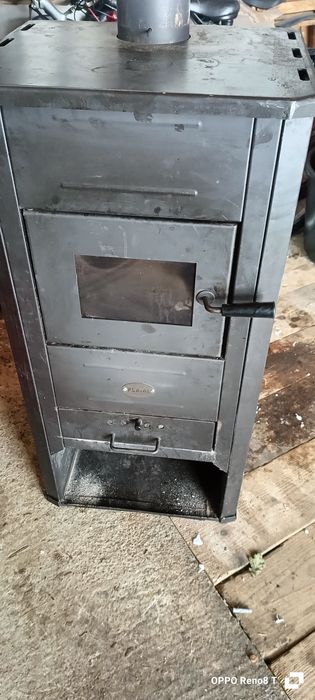 Termosemineu pe lemne