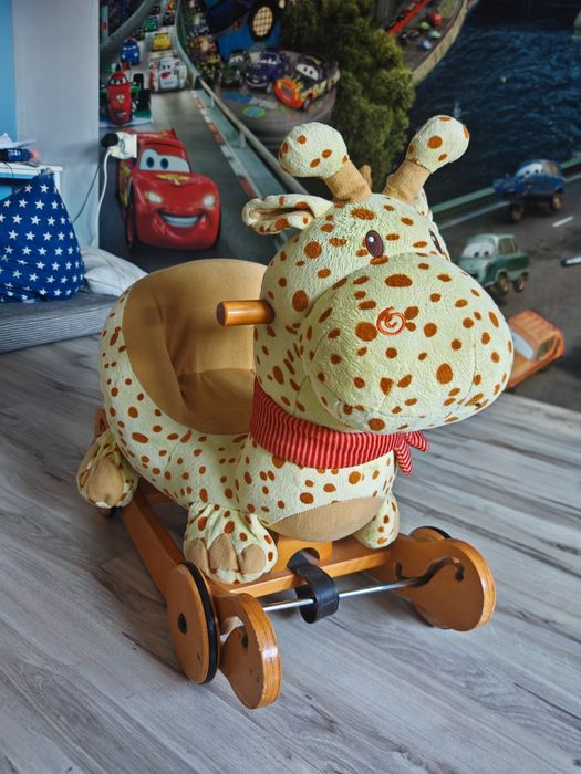 Играчка за бутане и люлка