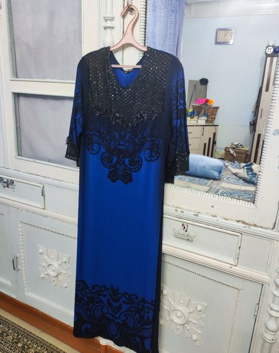 Платье вечерние 54 размер.