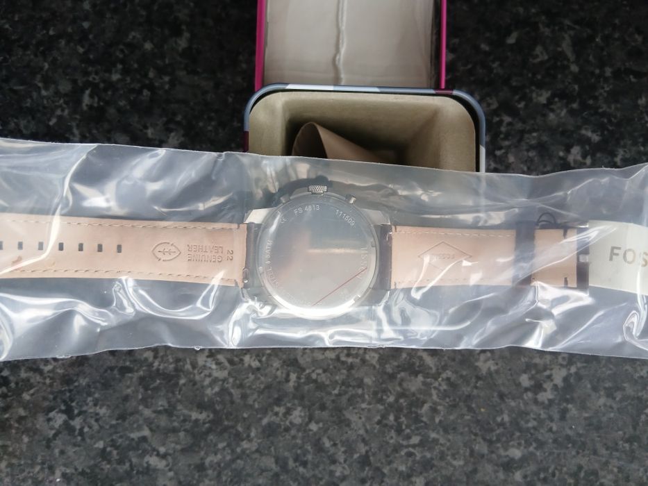 Чисто нов часовник  Fossil FS4813