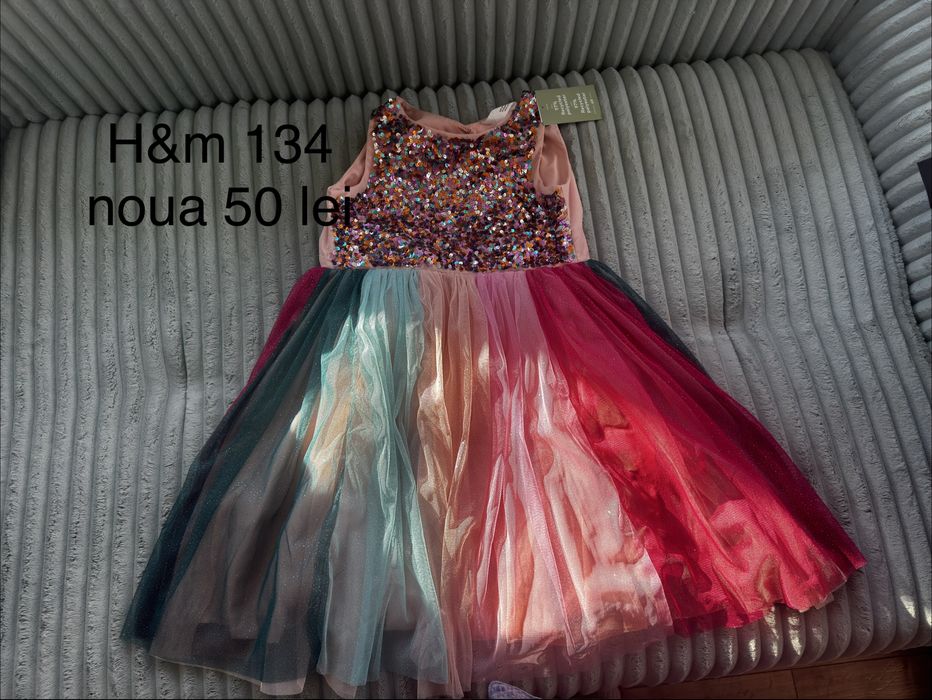 Rochita H&M marimea 134 Noua