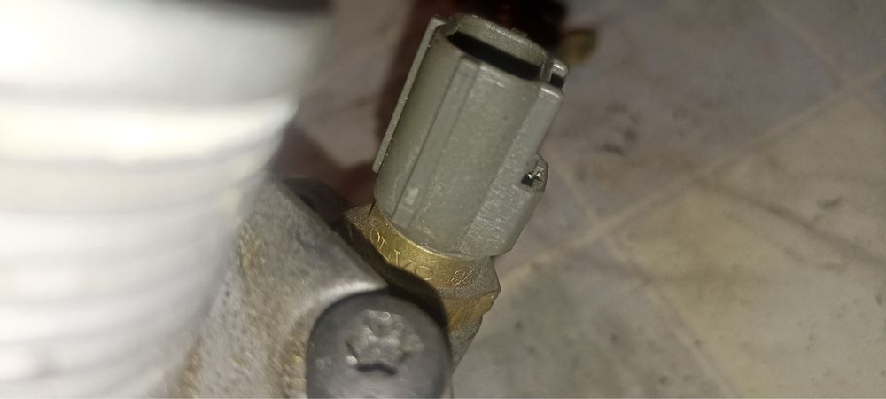 Корпус термостата Volvo Помпа Volvo