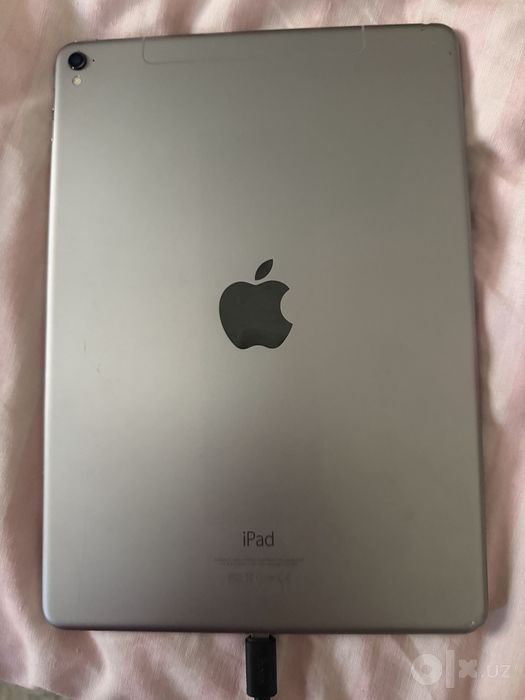 iPad (4) 32 gb в хорошом состоянии