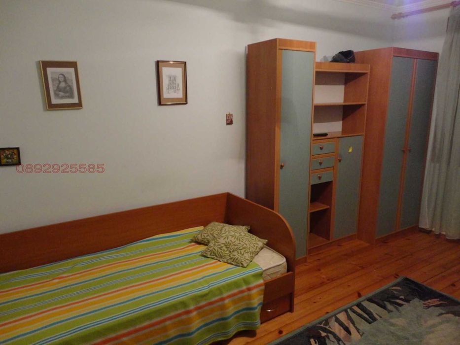 Тристаен апартамент под наем в София