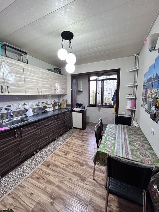 Срочно продаётся квартира . Адрес бадамзар натариус, своя.