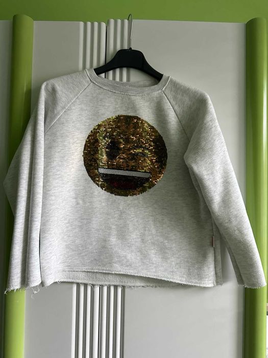 Бял пуловер с Емоджи от ЗАРА