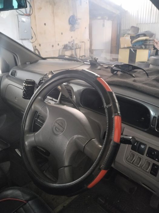 Продам машину Nissan