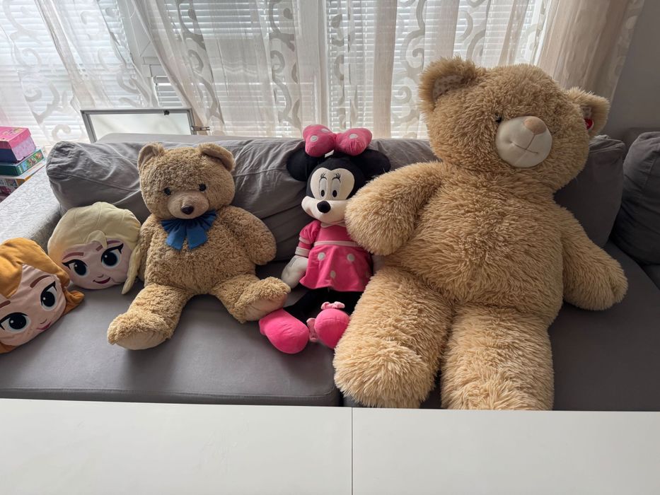 Големи плюшени играчки