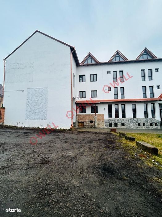 De vânzare complex de clădiri în Baraolt