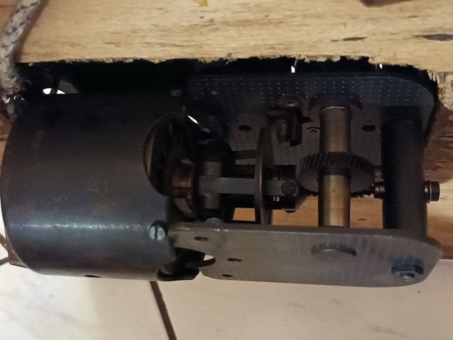 Стар, винтидж грамофон DUAL, Германия.