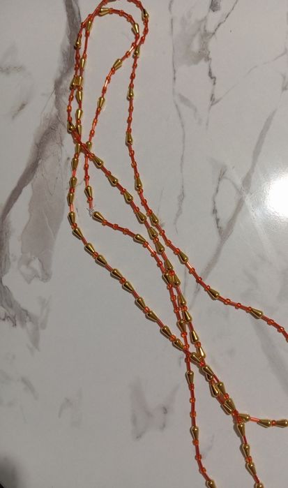 Продам бусы более двух метров