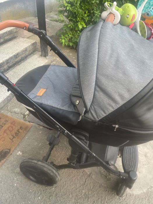 Vând cărucior landou