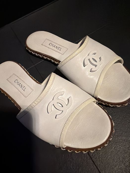 Бели Чехли chanel