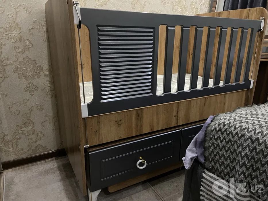 Детская кровать качалка с полками (70 на 125)
