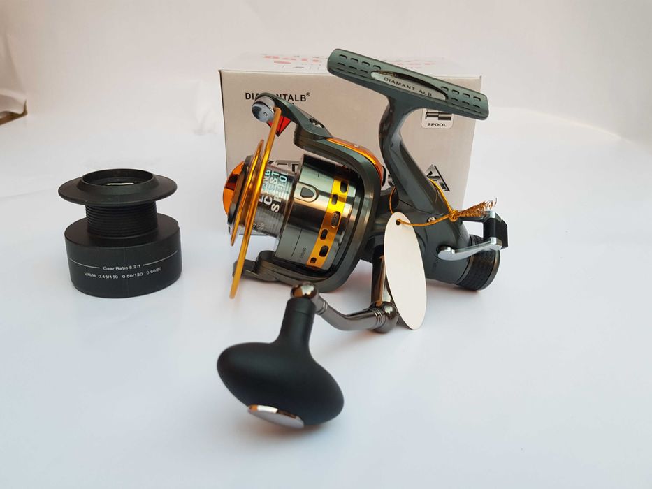 SET 4 Lansete 3,9m din 3 bucati + 4 Mulinete DIAMANT KT6000+ROLE  FIR