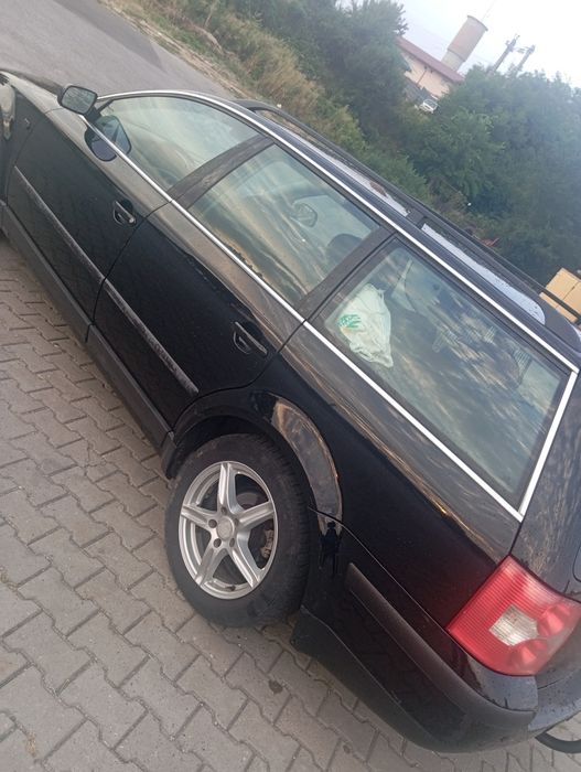 Vând passat B5 .