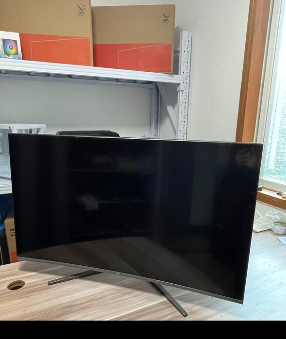 Монитор гигант Titan Legion 40 дюймов с частотой обновления 165 Гц