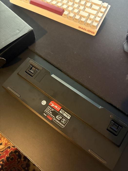 Custom клавиятура сини суитчове