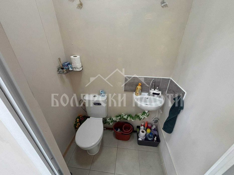 Дава се под наем Магазин в Велико Търново, Център - 15 кв.м за 440 € - Снимка #2