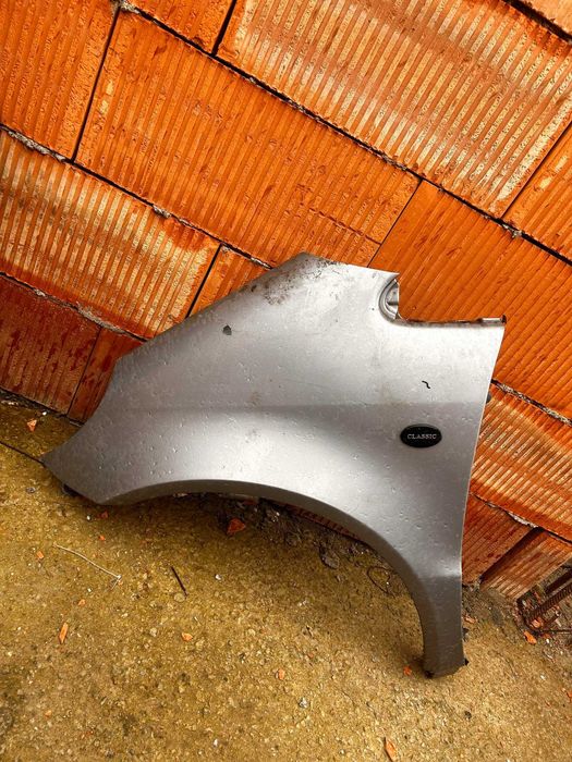 Mercedes A-class Aripii si aparatore gri