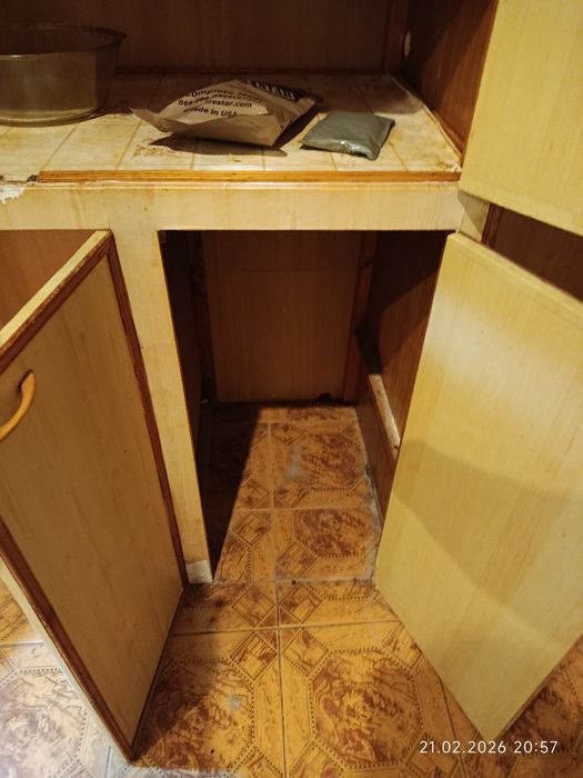 Доски. Сборный шкаф. Даром