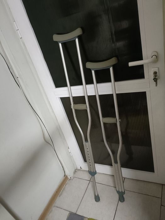 Set carje diferite marimi bolnavi aluminiu