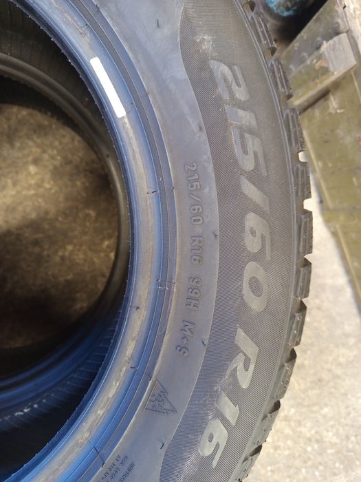 215/60/16 Pirelli 2 броя Зимни гуми дот2921