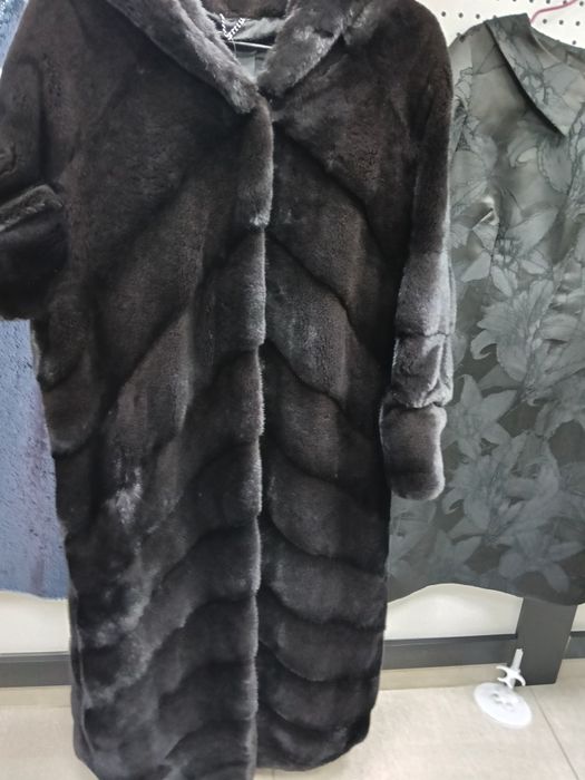 Продам шубу норковую.