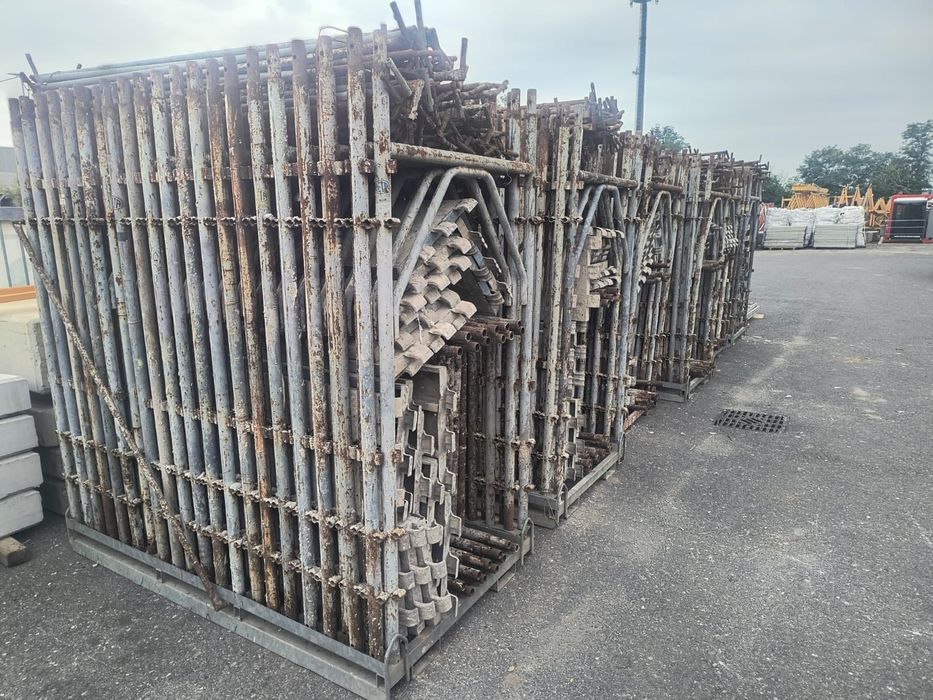 Vând și închiriez schela metalica avem pe stoc 5000 mp