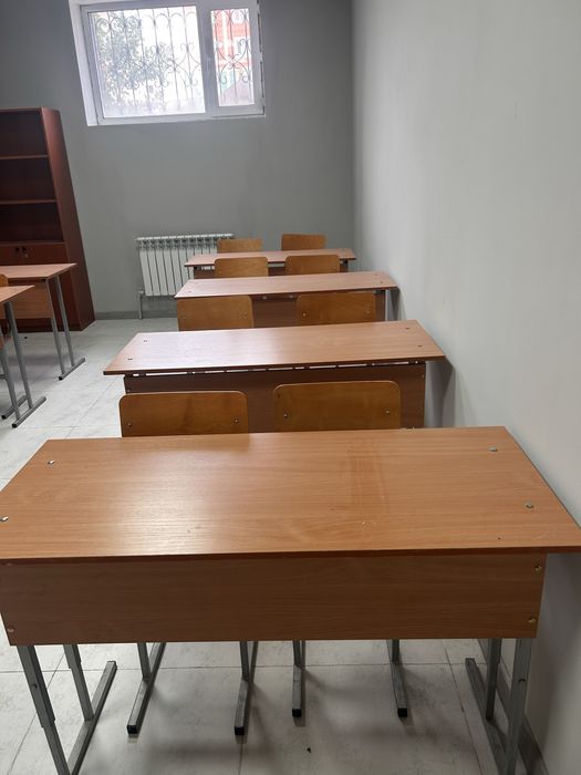 Парта со стульями