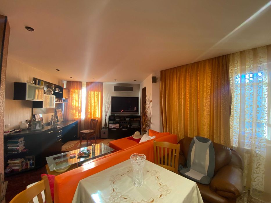 Продава се Многостаен апартамент в Русе, Център - 173 кв.м за 1561 €/кв.м - Снимка #5