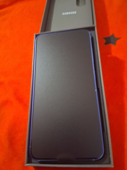 Samsung s25 nou.