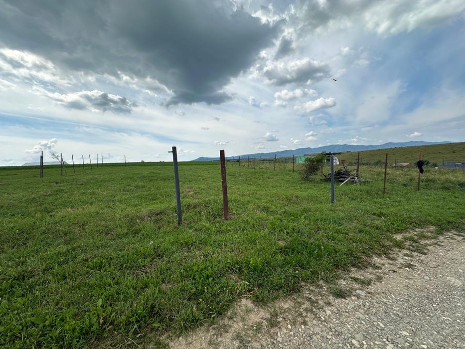 De vânzare teren intravilan 1.100 mp în Satu Nou, comuna Halchiu, județul Brașov