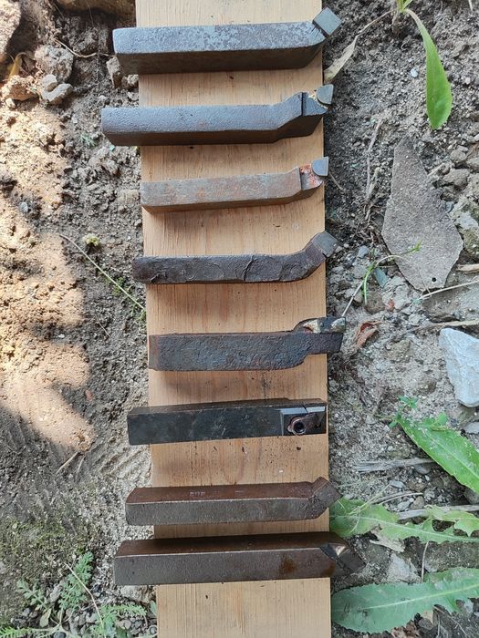 Токарный инструмент