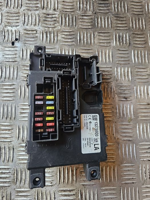 Panou sigurante 13279900 Opel Corsa D (2006 - 2011)