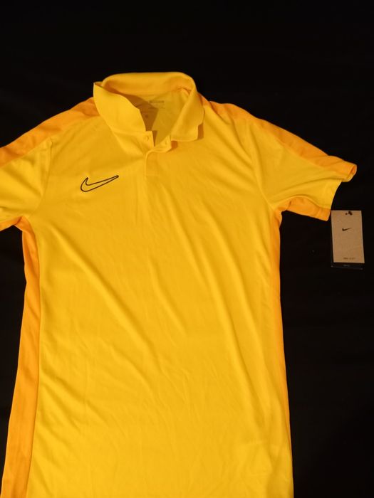 Оригинална нова фанелка NIKE -размер-М
