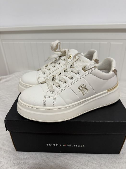 Pantofi fete Tommy Hilfiger marime 36