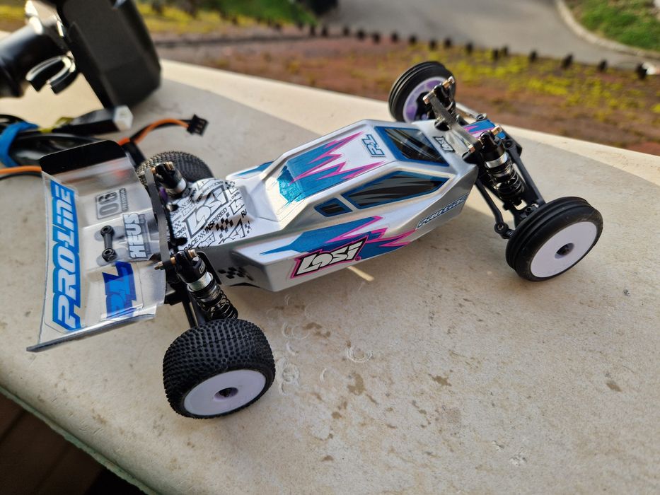 RC модел / Количка с дистанционно Losi Micro-B
