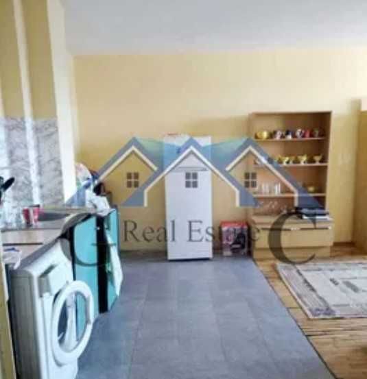 Дава се под наем Четиристаен апартамент в Варна, Център - 16 кв.м за 178.5 € - Снимка #4