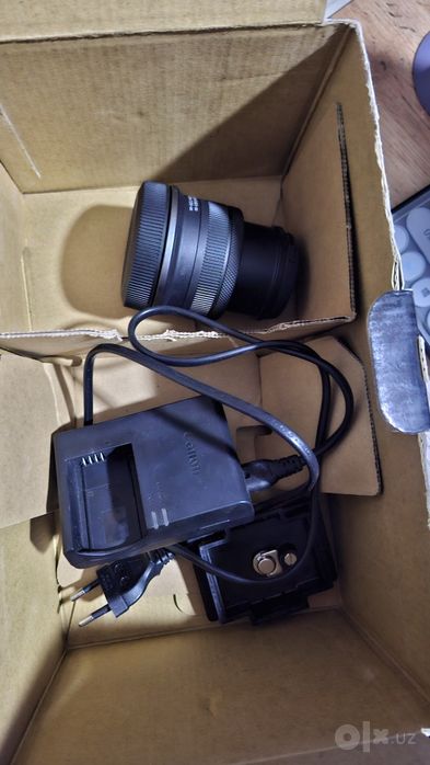 Camera Canon EOS R50