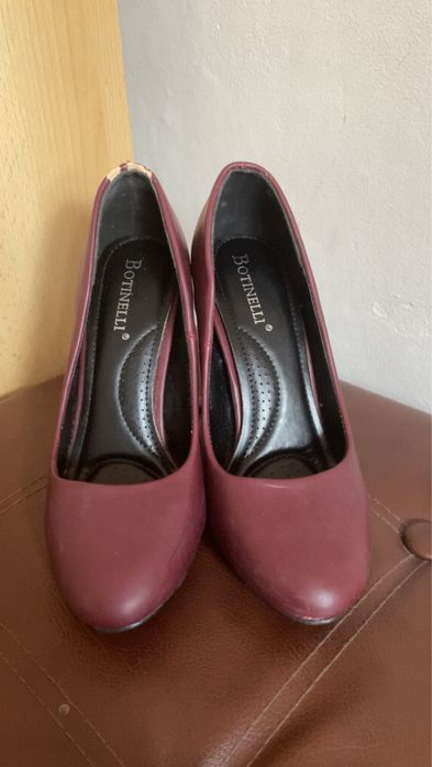 Pantofi cu toc gros