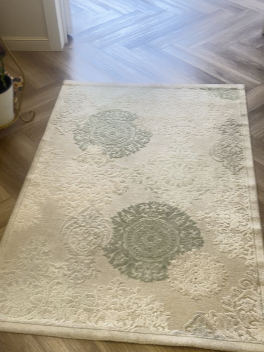 Продам ковер маленький