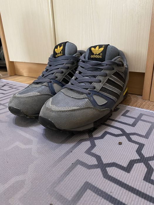 Кросовка Adidas zx750